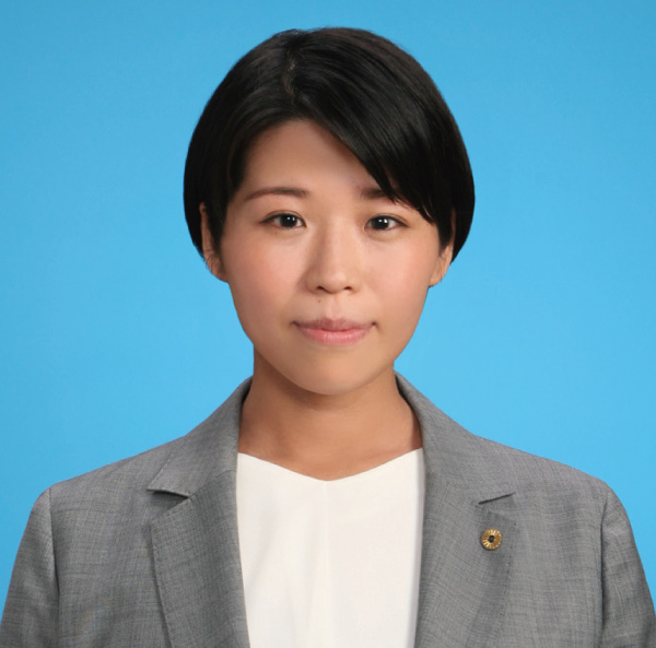 二川 佳代子